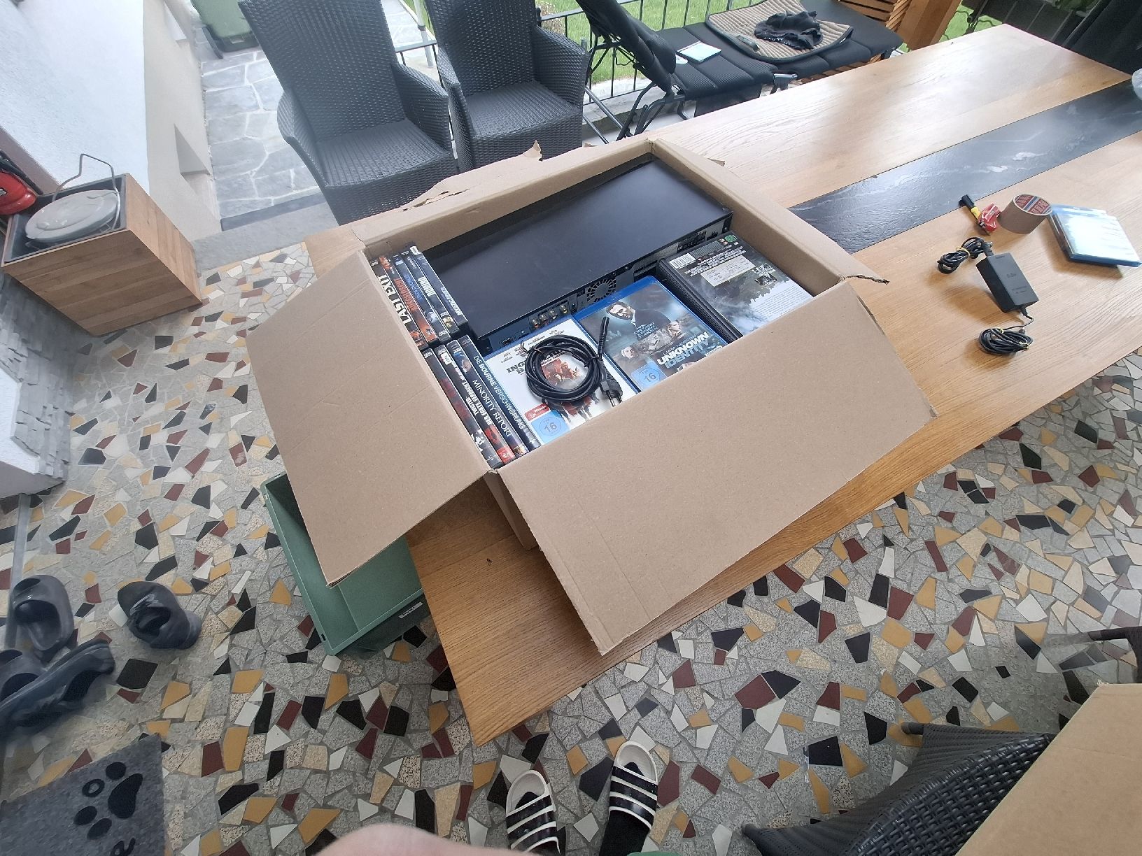 Sony Sistemi audio & multimediali: Sony Blu-Ray Player mit 108 DVDs und 7 Blu-Rays Set – Usato da Subingen venduto da gerber22 8