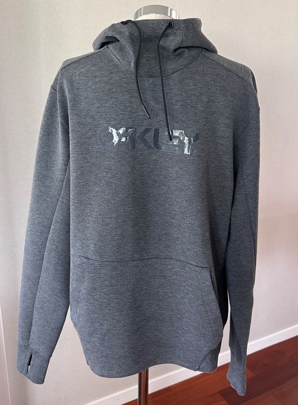 Oakley Pullover & Sweatshirts: Hoodie von OAKLEY Gr. L – Gebraucht aus Würenlos von avauva 5