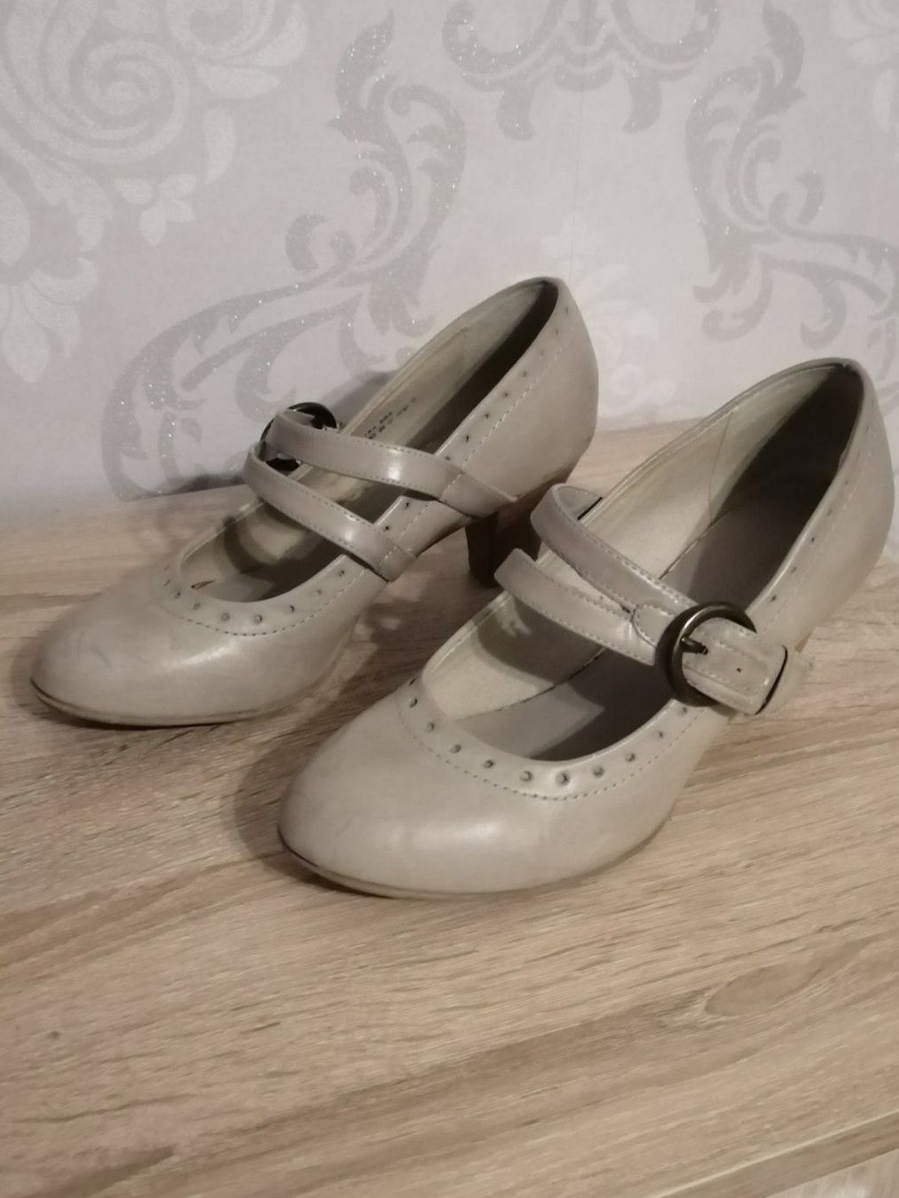 Scarpe da donna: Pumps Gr. 38 – Usato da Henau venduto da AXAA