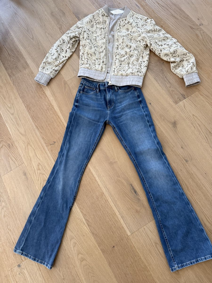 Guess Lotti di vestiti: Guess Blouson mit Guess Jeans – Usato da Hornussen venduto da Regeboge77