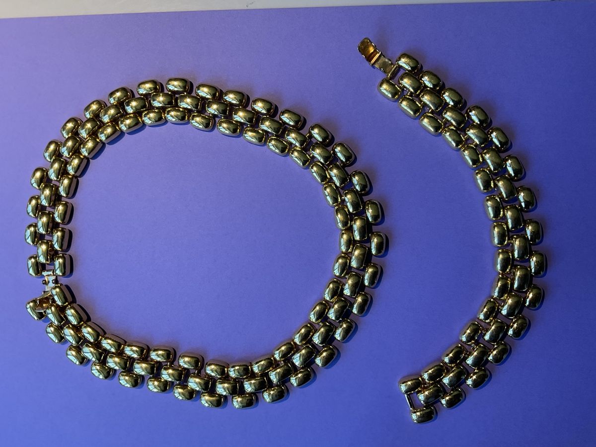 Colliers: Schmucke Halskette, Modeschmuck, kein echtes Gold – D'occasion à Winterthur par Bellavista123