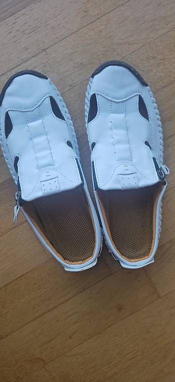 Chaussures hommes: Weisse Männer Sandalen Gr. 44 – Neuf (Voir description) à Zürich par ale_xxz7 4