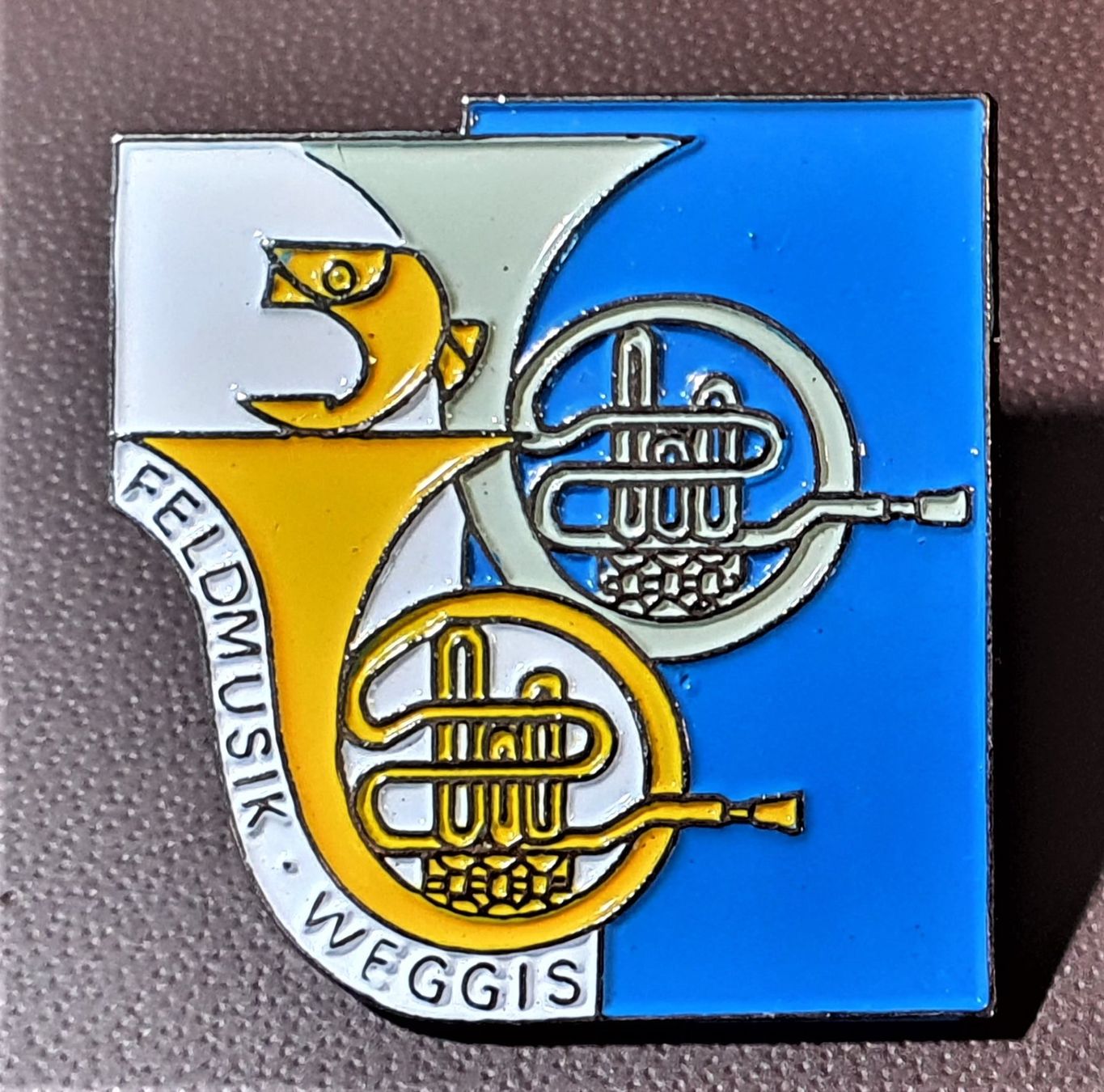 Plaketten & Abzeichen: Q789 - Pin Feldmusik Weggis – Gebraucht aus Reinach BL von Boston-Verkauf