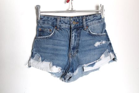 Neue Jeans ,Angeschrieben Bershka Demin Collection, Gr.S