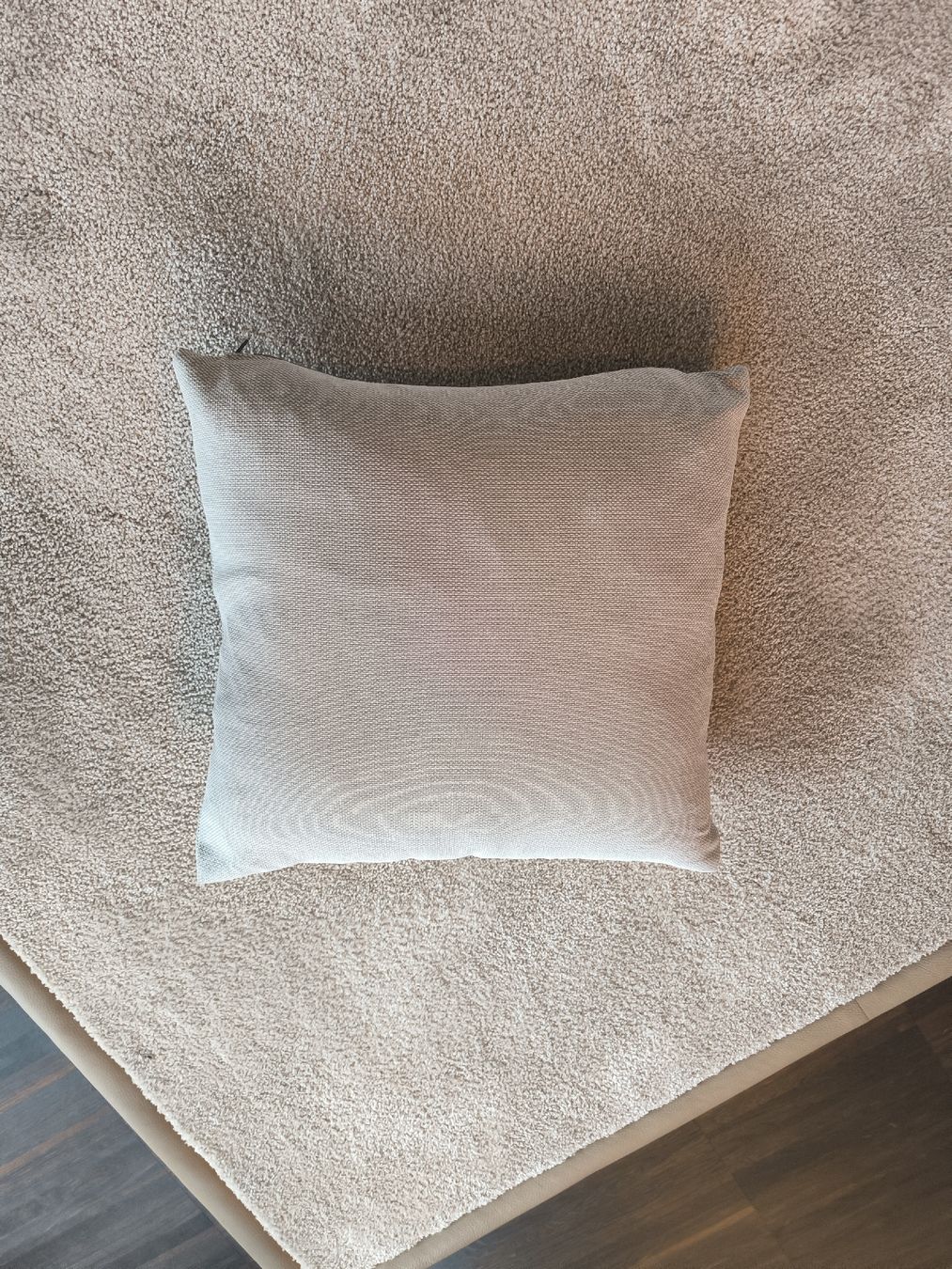 Cuscini: Neutral Cushion Cover – Usato da Zug venduto da LindaManga 2