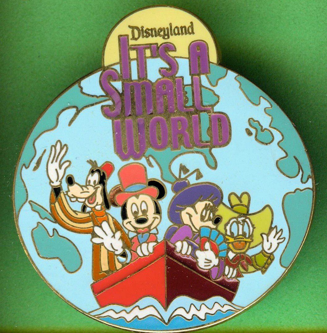 Disney Placchette & Badge: DISNEY  Freunde  IT'S A SMALL WORLD – Usato da Winterthur venduto da Sammleroase