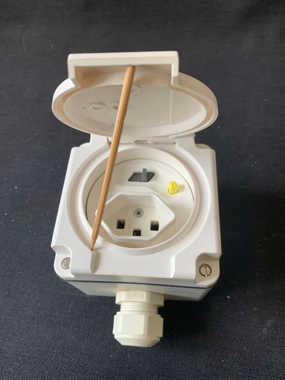 Knightsbridge Sicherungseinheit 13A Poliert – Schraubenloser Schalter Mit Feuchtigkeitsschutz