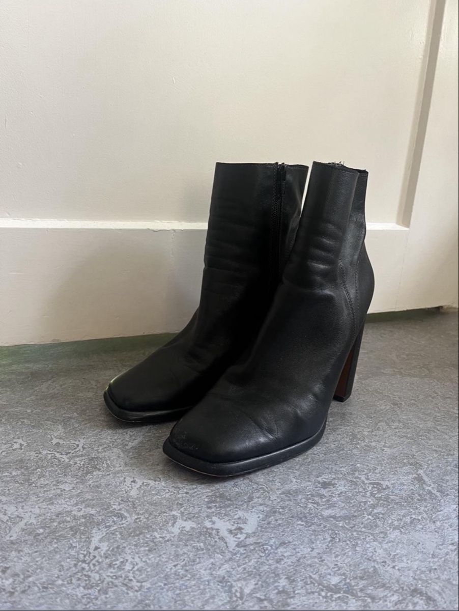 Scarpe da donna: Schwarze Leder Schuhe – Nuovo (secondo la descrizione) da Luzern venduto da ele_6wlj 1