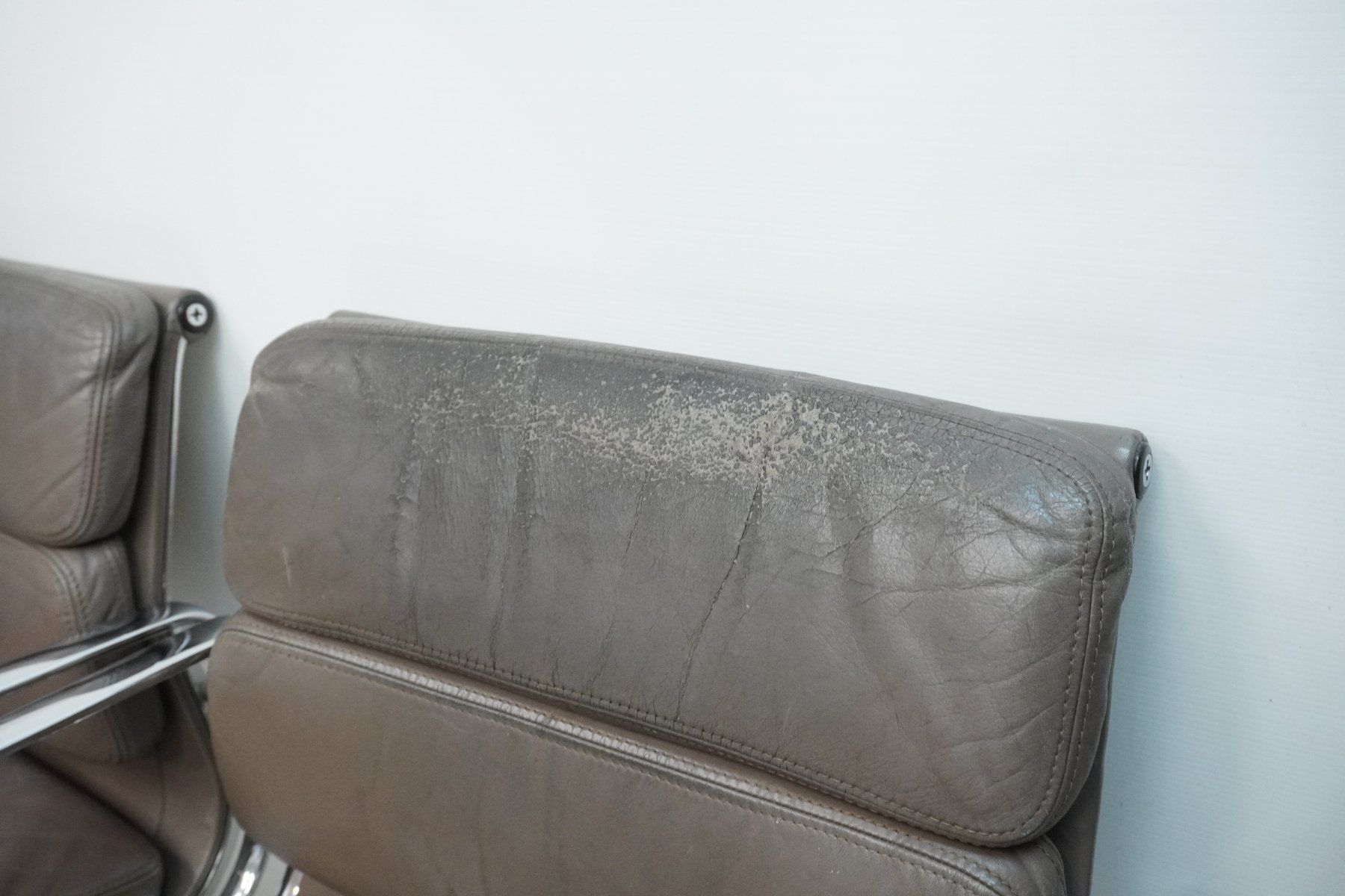 Vitra Stühle: Original Vitra Eames Soft Pad EA207 Leder beige Vintage – Gebraucht aus Bad Zurzach von QLASSIQ 6