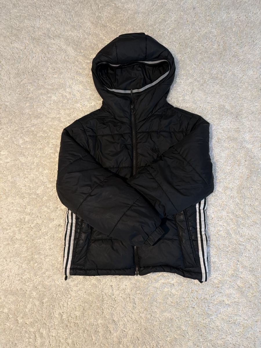 Adidas Giacche: Adidas Winterjacke Schwarz – Usato da Tennwil venduto da juupydu