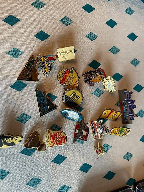 Placchette & Badge: Pin-Sammlung, Ansteck-Pin diverse – Usato da Affoltern am Albis venduto da Feelgood7 3
