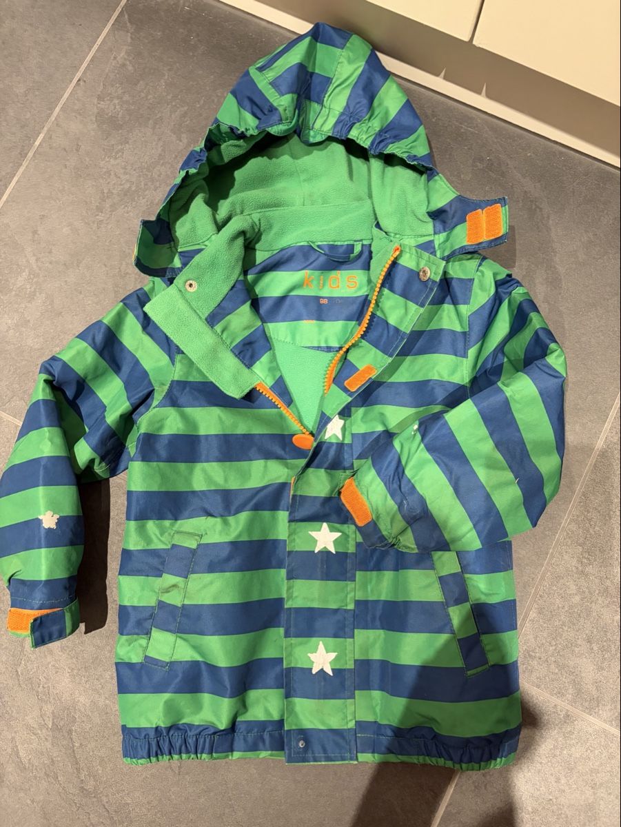 Tchibo Giacche & Cappotti: Tolle Regenjacke 98/104 – Usato da Bern venduto da Croquant