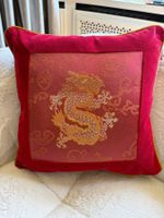 Etro: 3 Zierkissen mit Drachenmotiv rot/gold neuwertig