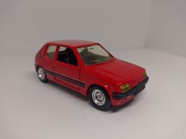 Voiture miniature Solido Peugeot 205 GTI rouge 1/43