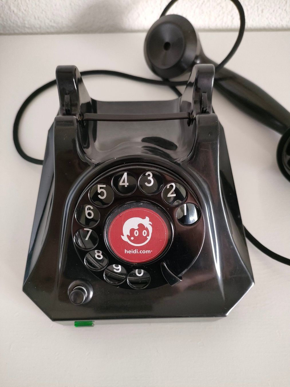 Telefoni: Dekoratives Schweizer Telefon mit Erd-Taste schwarz – Usato da Dietikon venduto da Branquinha1981 4