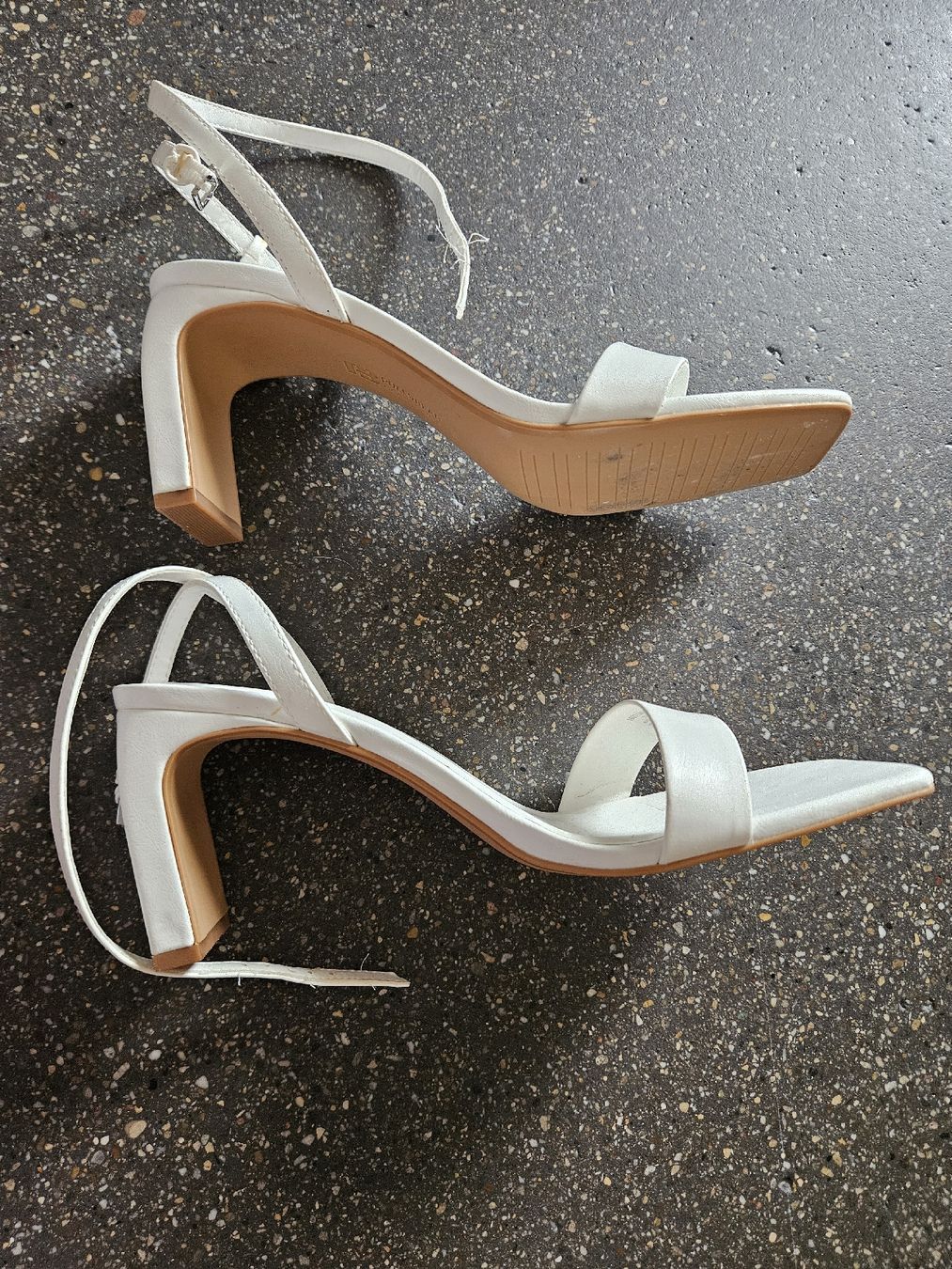 Pull&Bear Scarpe da donna: PULL&BEAR Collection Sandalen weiss Groesse 41  – Nuovo (secondo la descrizione) da Anwil venduto da tamoos 2