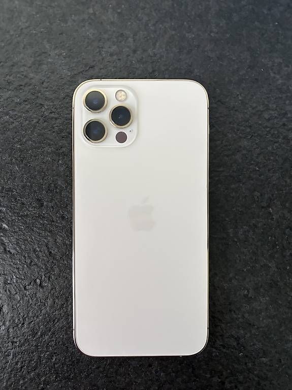 Apple Portables: Iphone 12 pro incl. case – D'occasion à Düdingen par Nadia_M 1