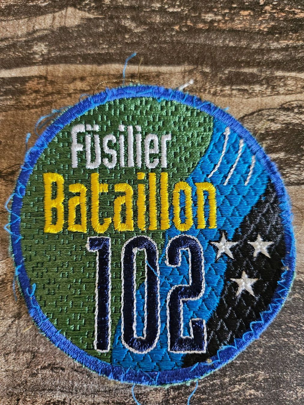 Schweizer Armee Placchette & Badge: Schweizer Armee Badge "Füsilier Bataillon 102" – Nuovo (secondo la descrizione) da Zürich venduto da qua_7dpq