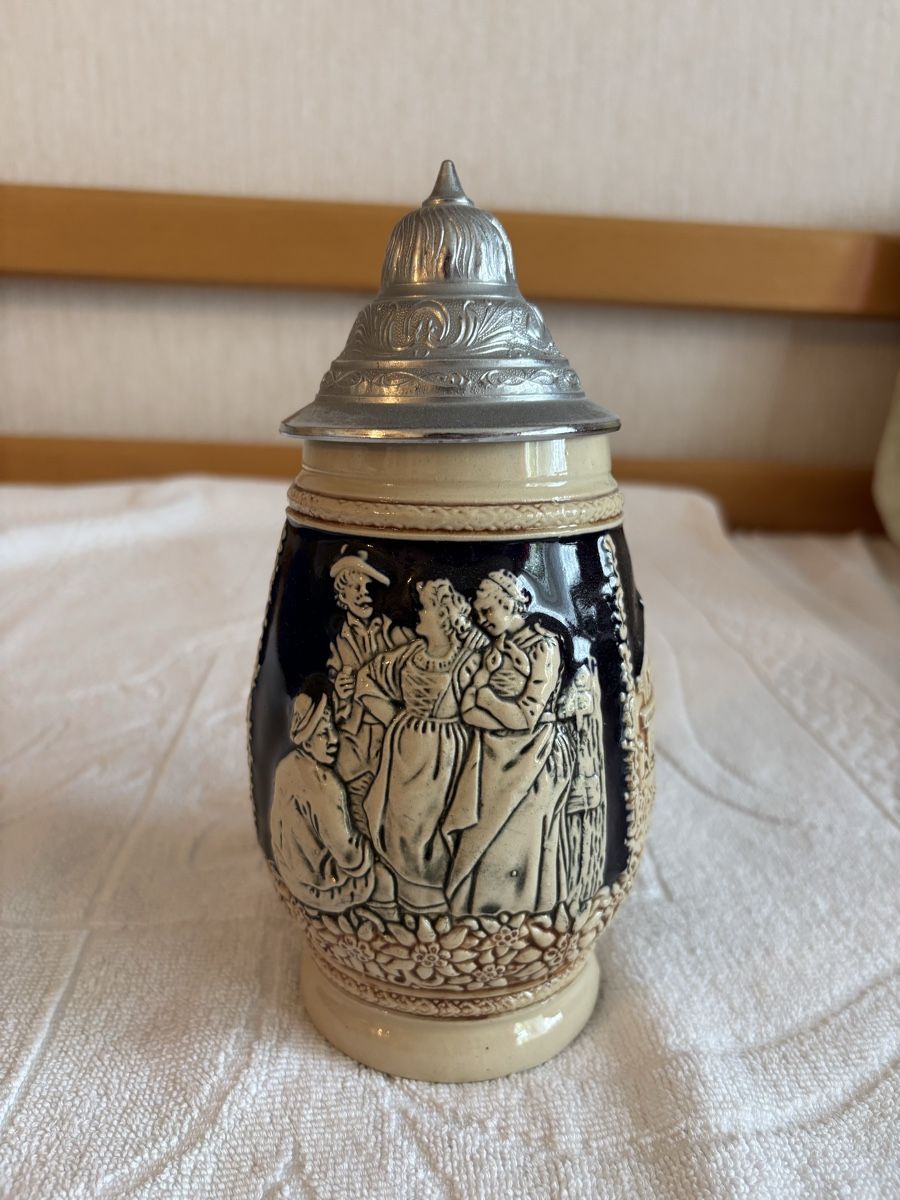 Caraffe: Vintage Bierkrug mit Zinndeckel – Nuovo (secondo la descrizione) da Kloten venduto da Voni21