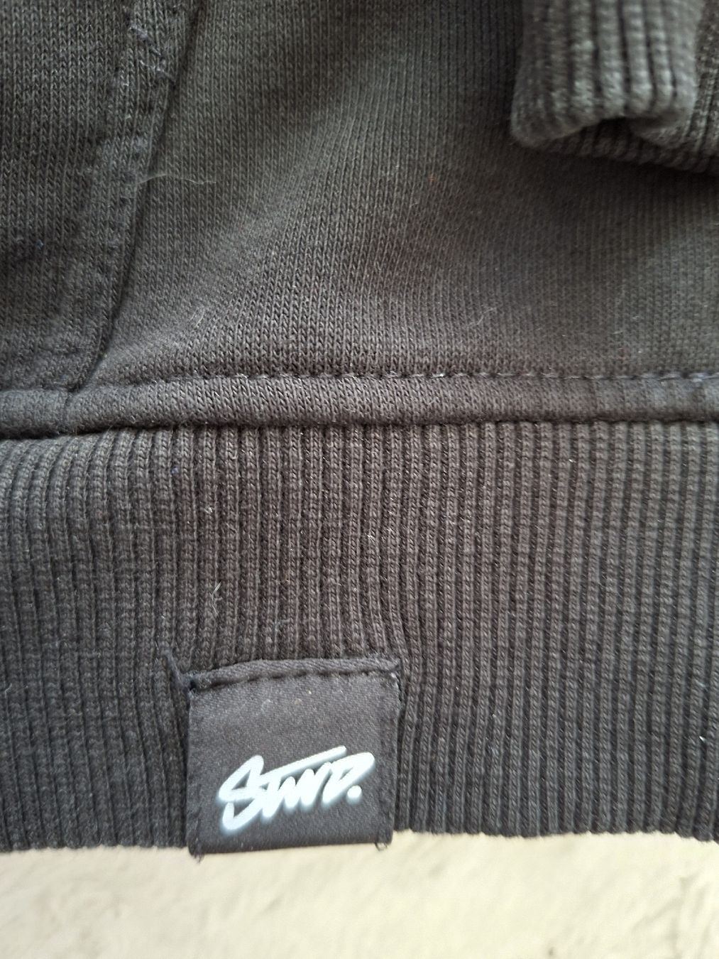 Pull&Bear Maglioni & Felpe: Pull&Bear STWD Sweat à capuche noir Taille L – Usato da Renens VD venduto da ser_j2fn 7