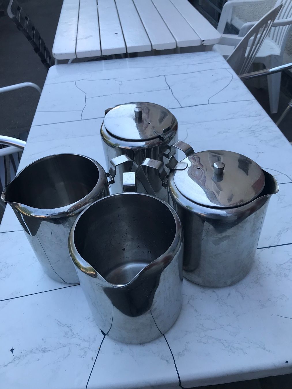 Caraffe: 2 pots et 2 cafetières inoxydables – Usato da Vevey venduto da cburgle