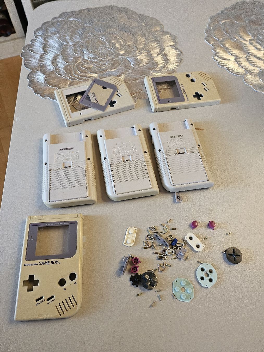 Nintendo Console: 3x Gameboy Ersatzteile und Cases  – Difettoso da St. Gallen venduto da Cocos_Ricardo 7