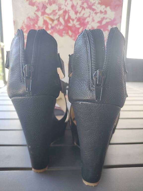 Damenschuhe: Sandales compensées Chinese Laundry noires taille 37 – Gebraucht aus Genève von Brachiopode 1