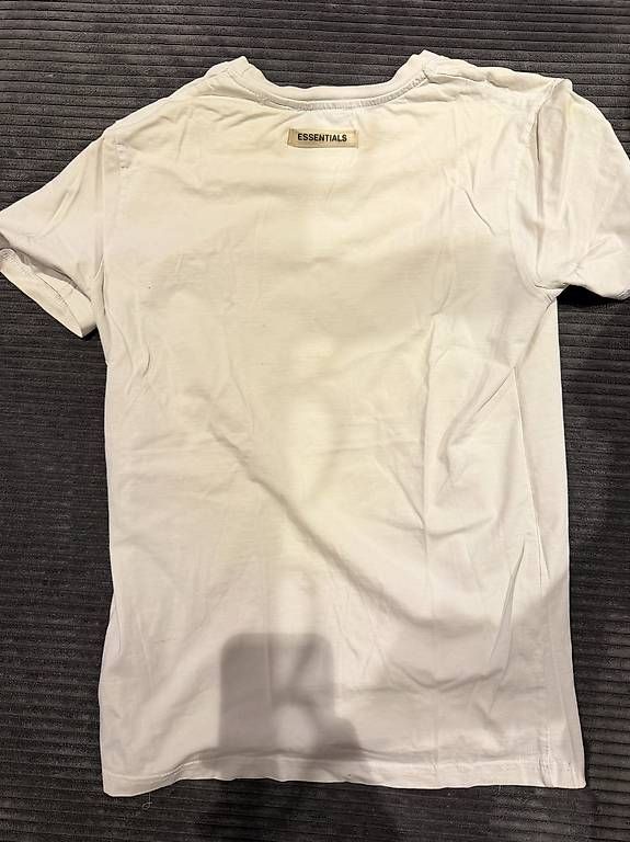T-shirt: Essentials T-Shirt creme/off-white  Gr. M – Usato da Augst BL venduto da mar_sr5f 1