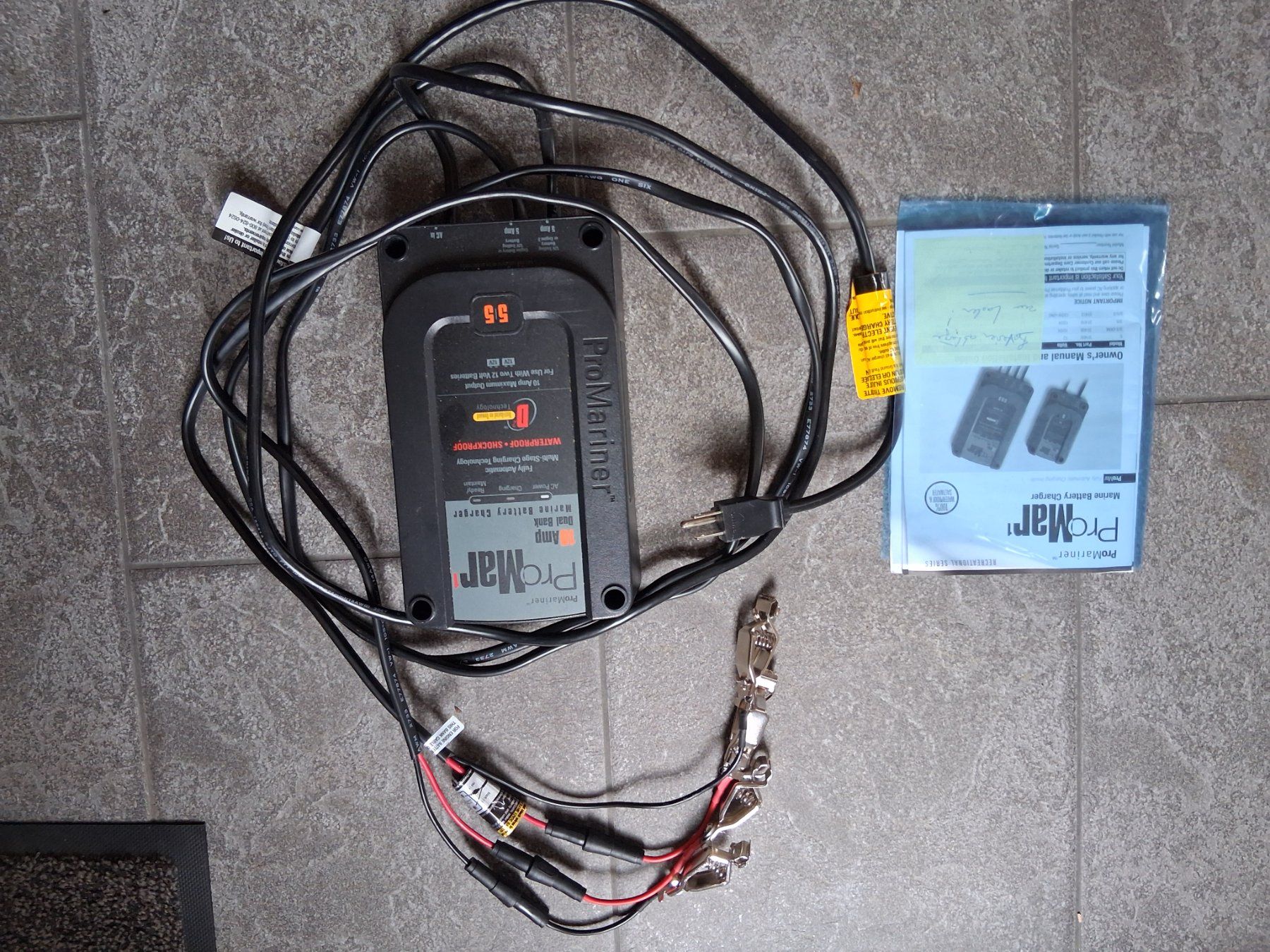 Caricabatterie: ProMariner Ladegerät 110 Volt, 2x5 Amp. – Usato da Gelterkinden venduto da Hilli8