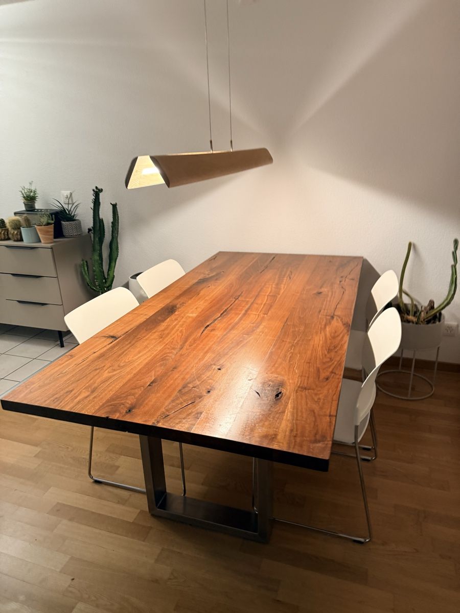 Pfister Tavoli: Esstisch Massivholz Nussbaum – Usato da Solothurn venduto da NUVICO 2