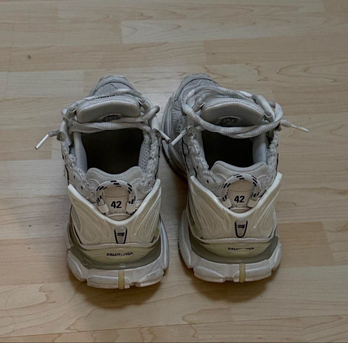 Balenciaga Scarpe da uomo: Balenciaga Runner White – Usato da Wil SG venduto da zCedric 1