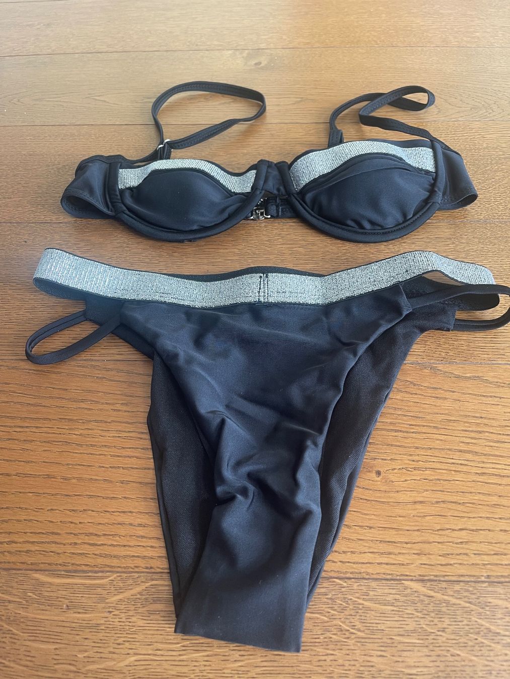 Costumi da bagno & Bikini: Schwarzer Bikini mit Glitzerdetails - Sommer, Sonne! – Nuovo e nell'imballaggio originale da Bassersdorf venduto da Sandy456 2