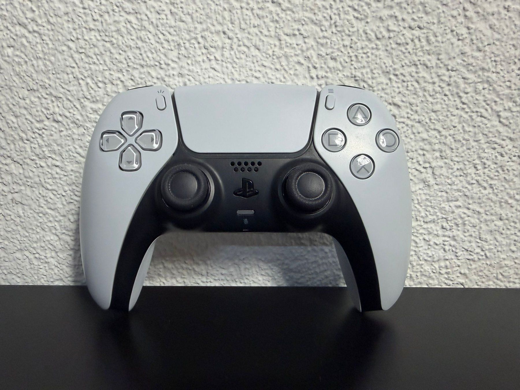 Sony Controller: Sony PS5 Dual Sense Controller Weiss/Schwarz – Usato da Lyss venduto da Prodified23