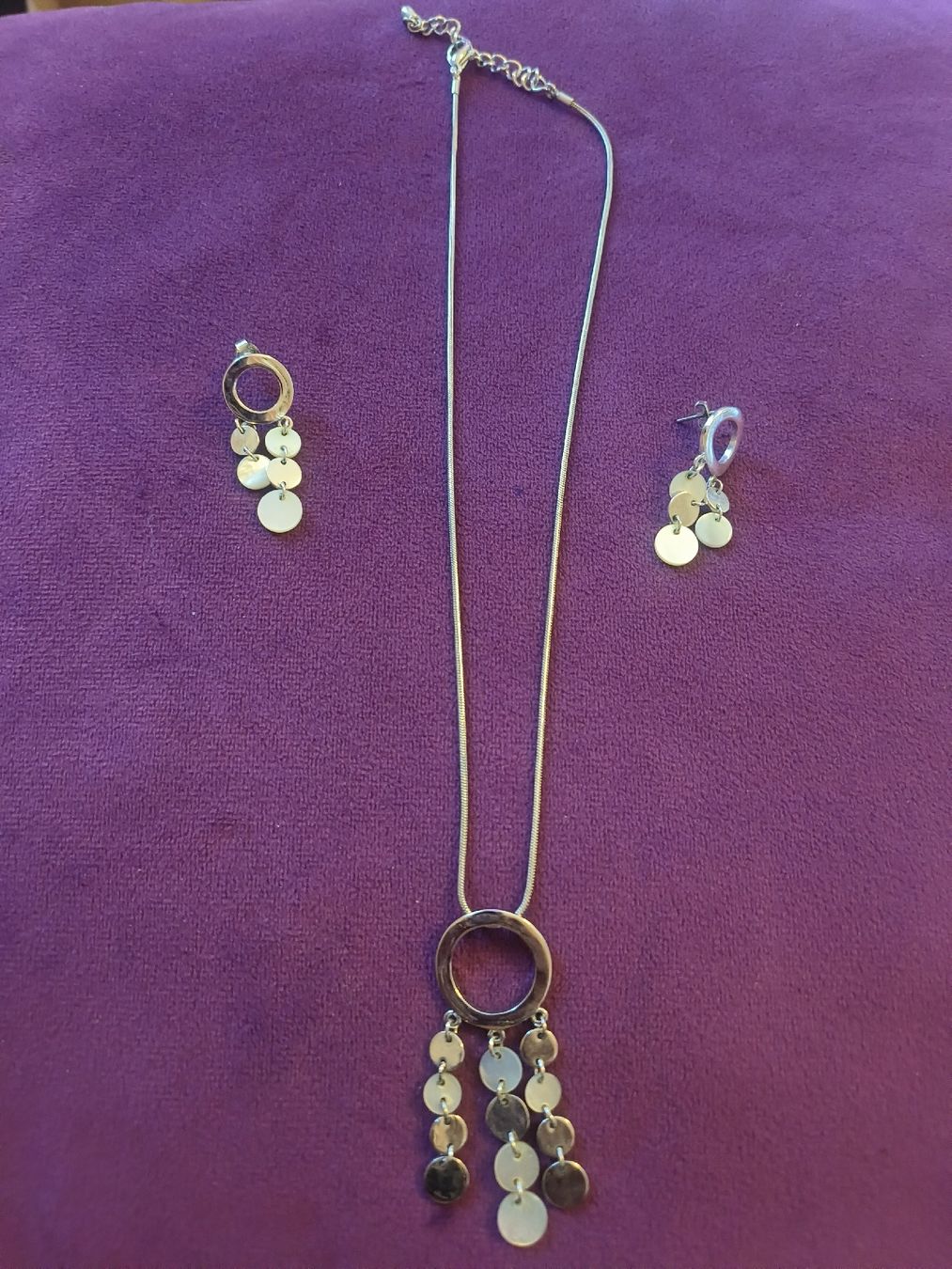 Altri gioielli: lot bijoux collier boucles d'oreilles  – Usato da Pampigny venduto da Nathbn