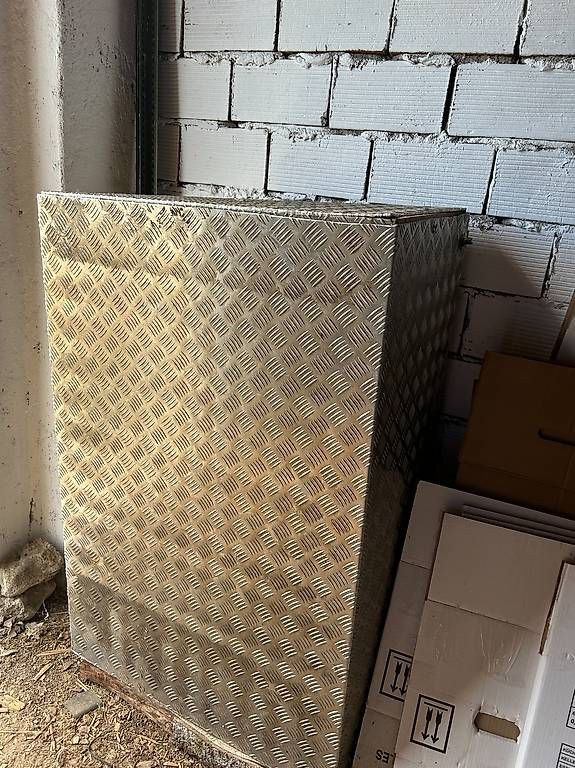 Alle Werkzeuge: Caisson en aluminium pour pick-up  – Gebraucht aus Orbe von Bdaniela 1