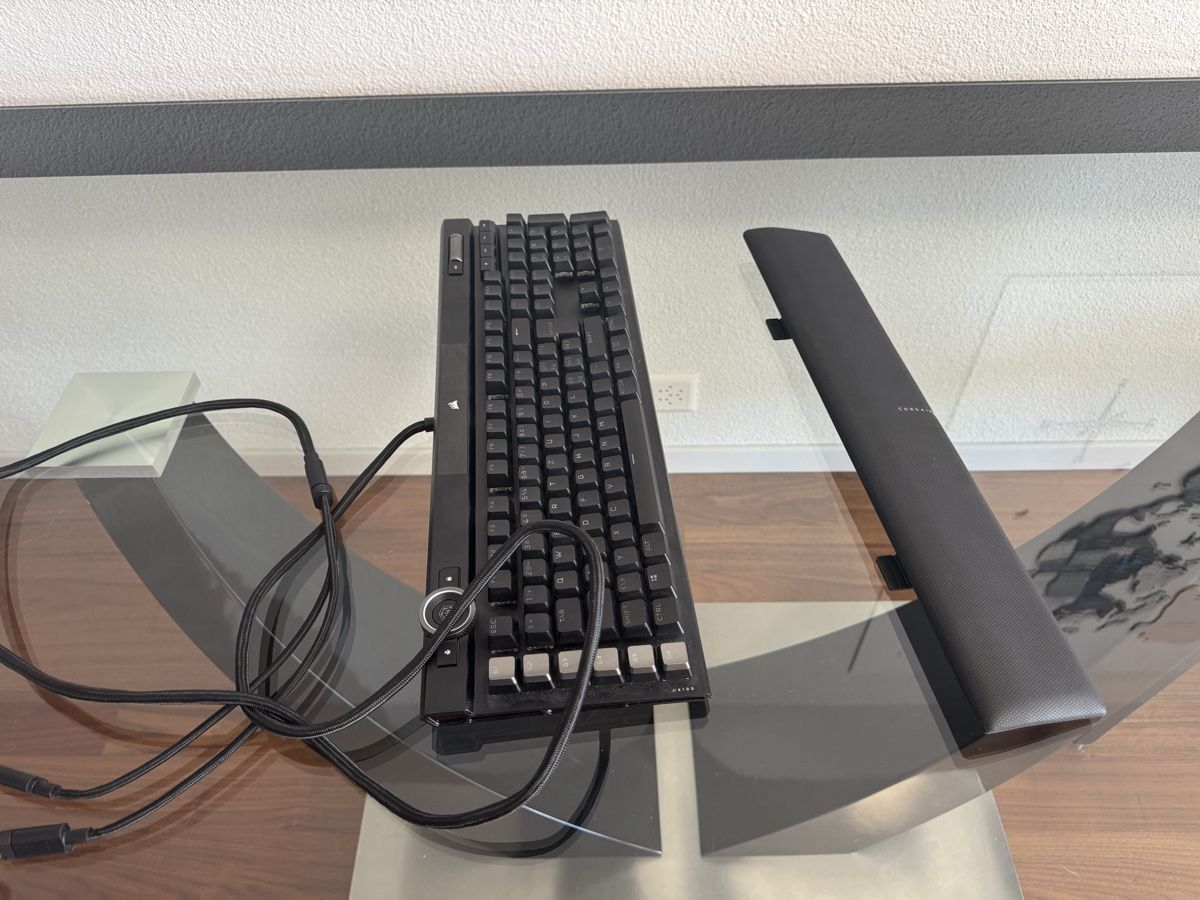 Logitech Tastiere: Corsair K100 RGB gemäss bilder – Usato da Wald ZH venduto da VSHarper2004