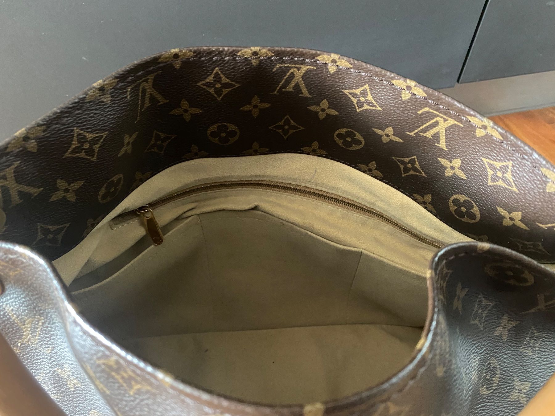 Louis Vuitton Sacs femmes: Louis Vuitton Handtasche – D'occasion à Muri b. Bern par min_syg7 2