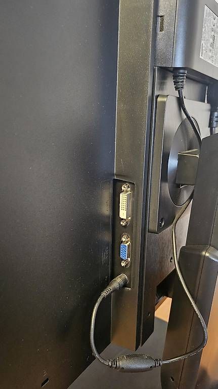 Samsung Monitor: Samsung SyncMaster S22A450BW 22" Monitor – Usato da Freienbach venduto da Lustoilus 2