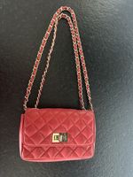 Rote Handtasche in Lederoptik mit goldener Kette, neu!