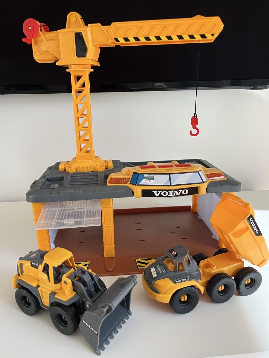 Giocattoli: Garage mit 2 Autos – Usato da Stäfa venduto da Exclusive0 1