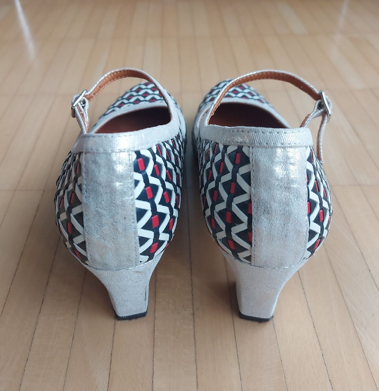 Chie Mihara Scarpe da donna: Chie Mihara, Mary Jane, Grösse 39 – Usato da Oberengstringen venduto da PaolaDe 7