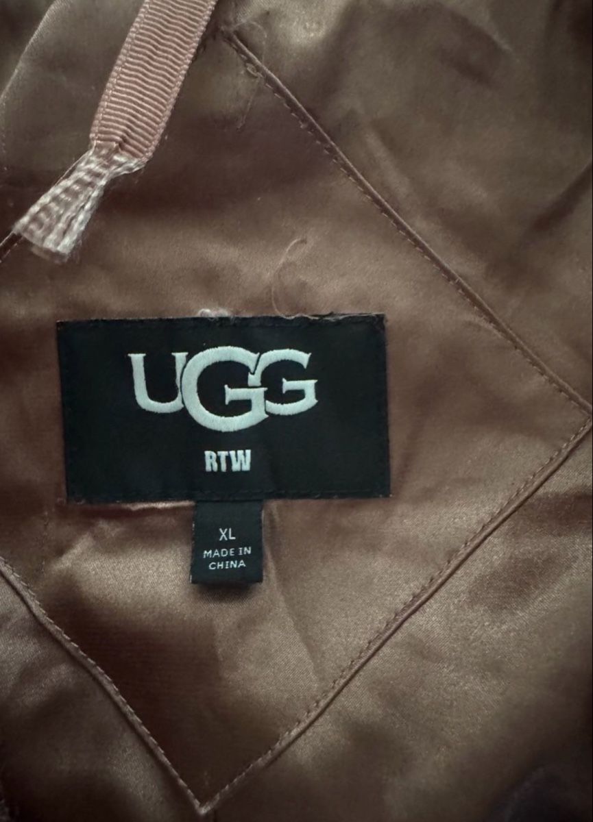 Ugg Jacken: Flauschige UGG Winterjacke – Gebraucht aus Rüegsauschachen von nai_2jfm 2