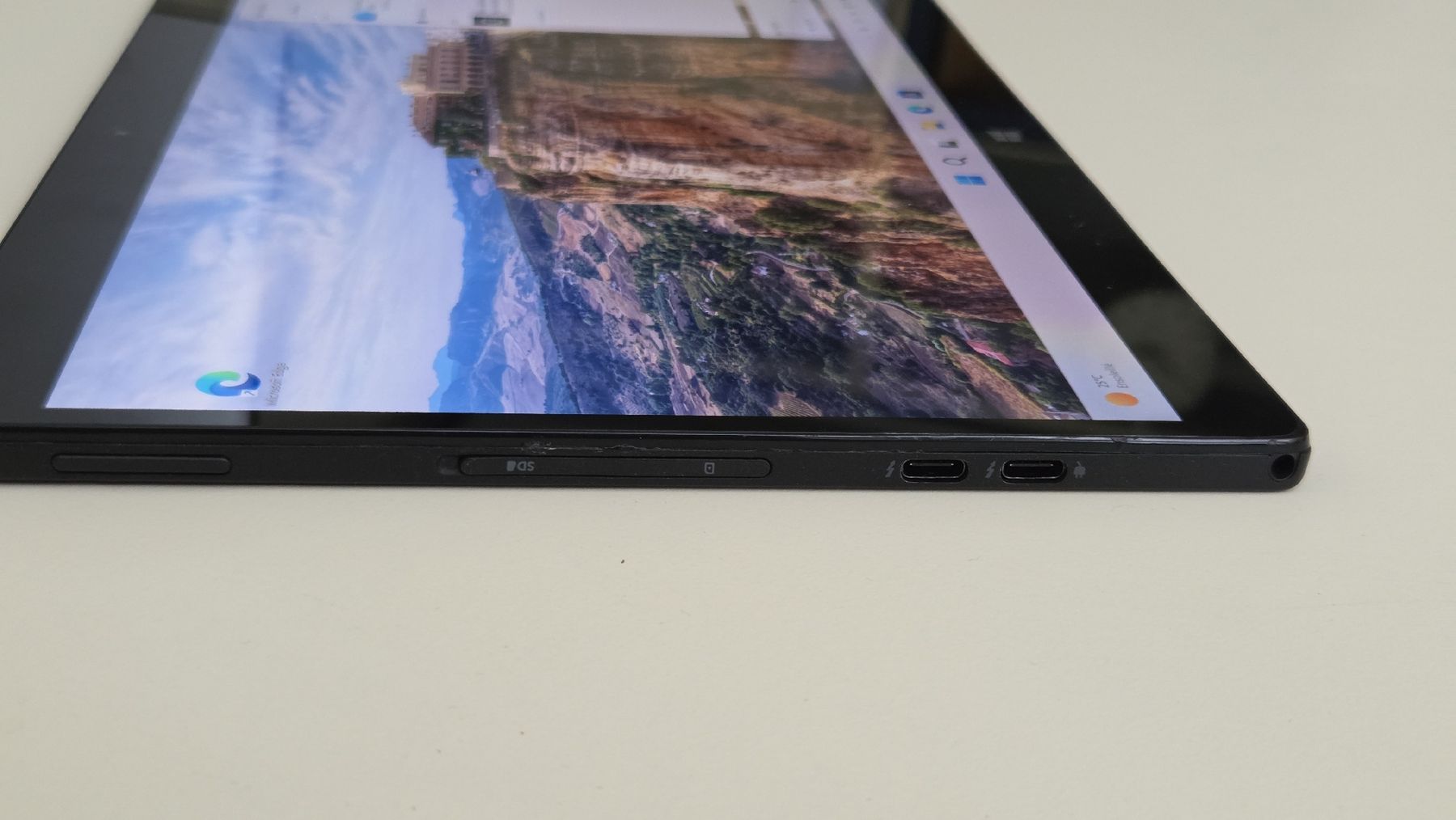 Dell Tablettes PC: Tablette 12" Dell latitude 7275 - Windows 11 – D'occasion à Coffrane par plop 2