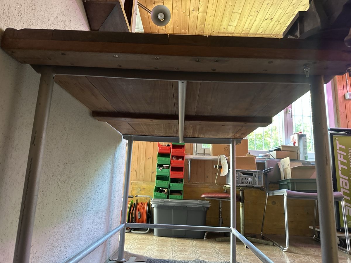 Tavoli: Workbench with Metal Frame, Wood Top, Acceptable – Usato da Elsau venduto da MANWITHVAN 5