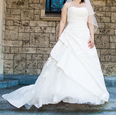 Hochzeitskleid Merry's A-Linie, inkl. Schleier und Reifrock