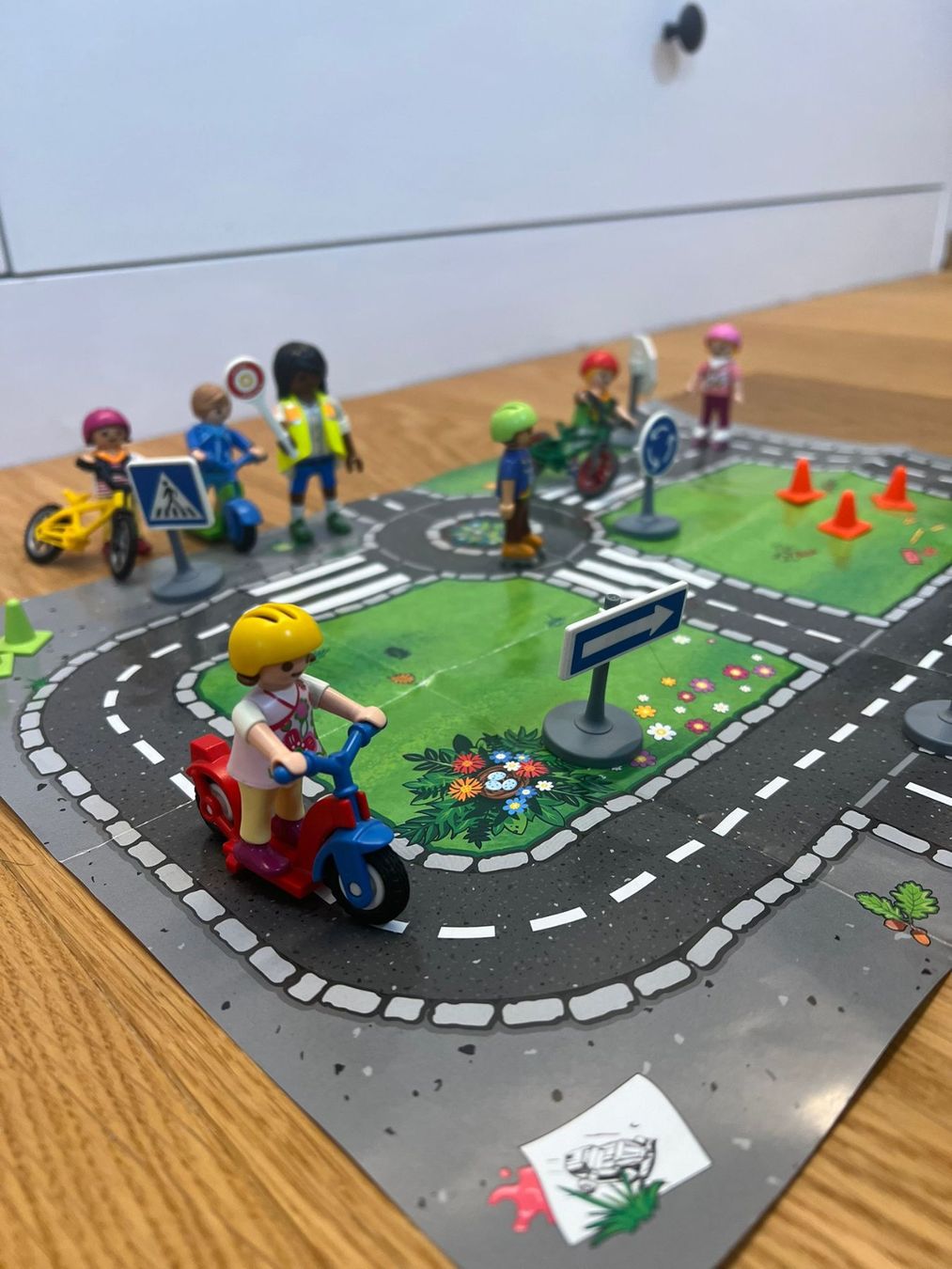 Playmobil Giocattoli: Playmobil Velo und Strasse – Usato da Lungern venduto da Bohnenkraut69