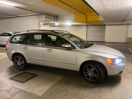 schone volvo50 2.L benzin,ab  mfk&service.8 bereift.