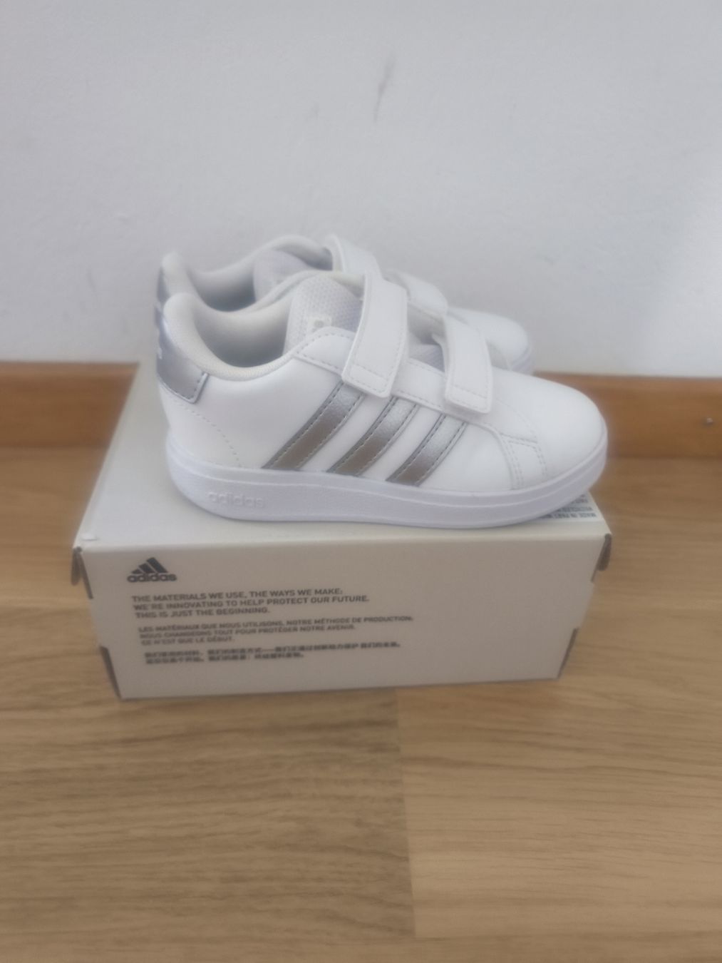 Adidas Scarpe per ragazzi: Adidas Kinder Gr 27 – Usato da Murten venduto da pla_j9qh 2