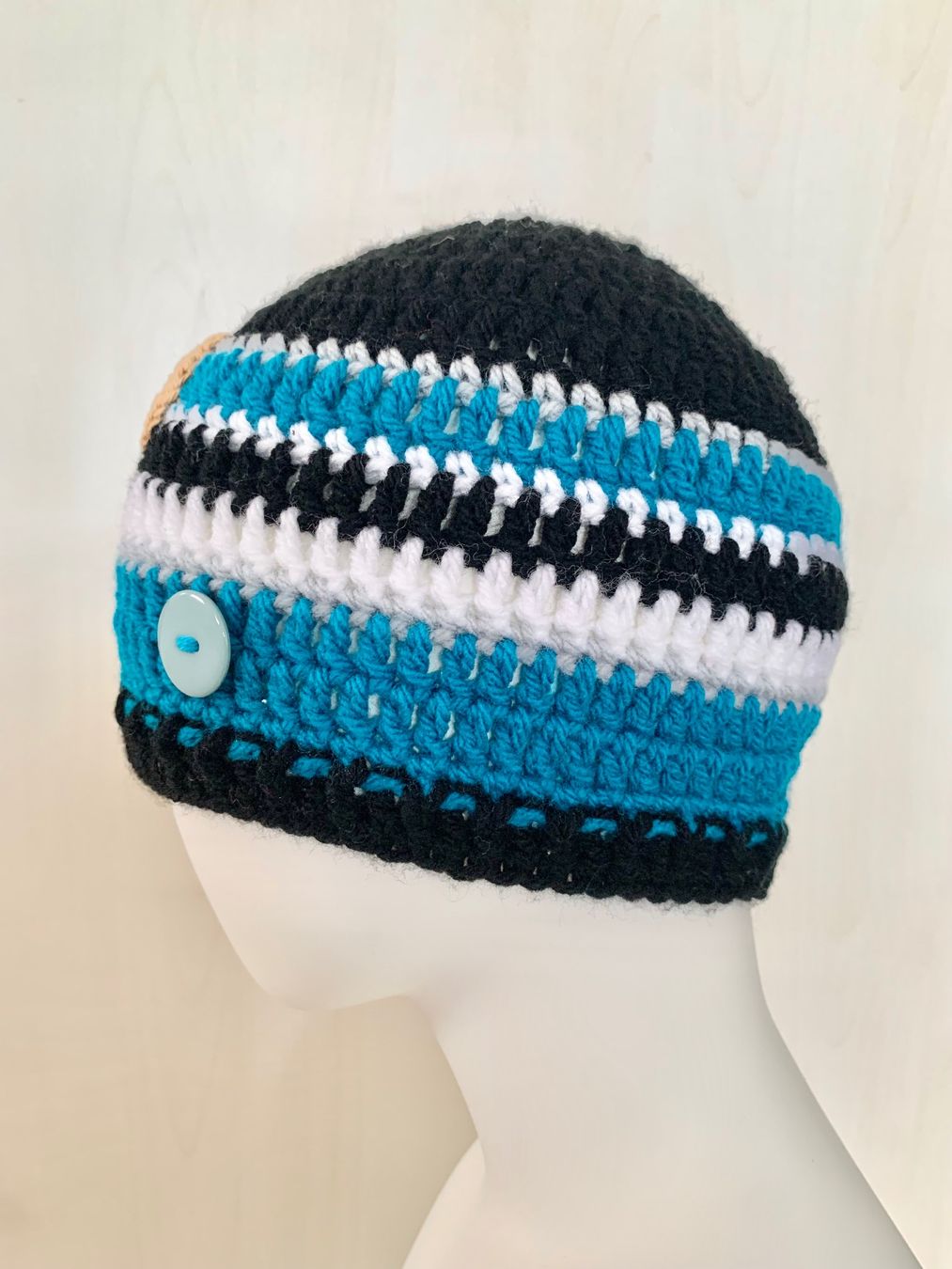 Altro abbigliamento per bambino: Kappe schwarz-Petrol-weiss mit Affe, Handarbeit, Einzelstück – Nuovo e nell'imballaggio originale da Emmenbrücke venduto da swissmade-miracles 1