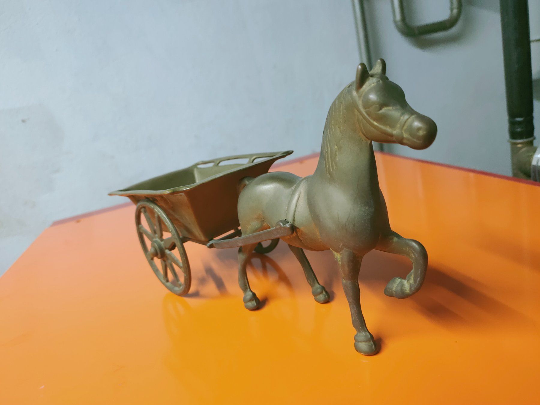 Tutte le decorazioni: Deko-Pferd mit Wagen aus Messing,  Vintage – Usato da Zürich venduto da Joer 2